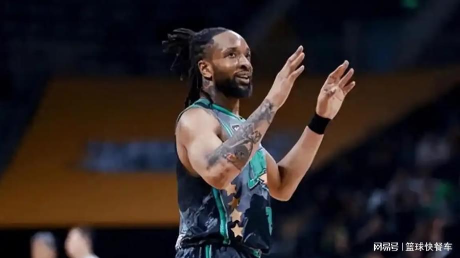 华体会官网入口-CBA积分榜最新排名！上海逆袭广东杀回第2：辽篮被联手踢到第12