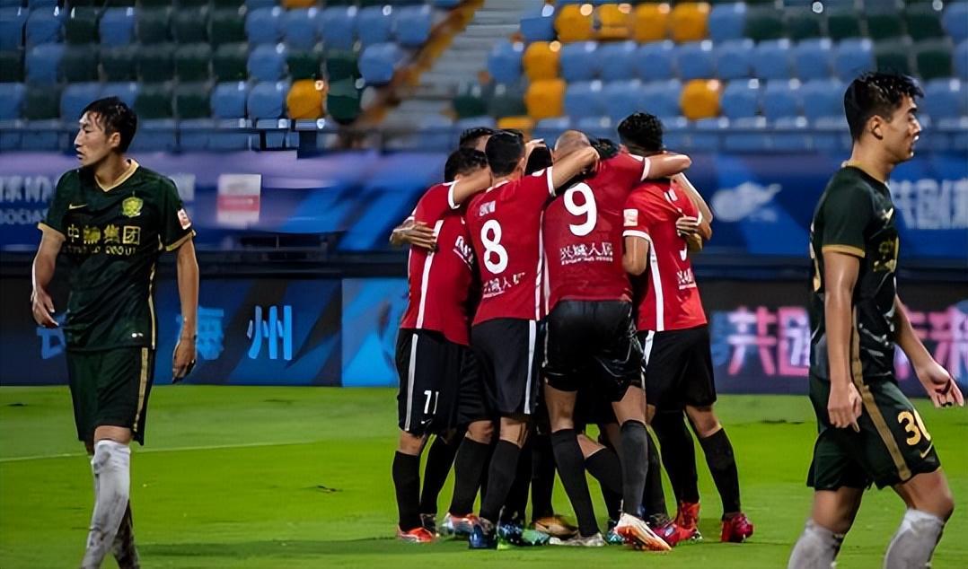 华体会官网APP-成都蓉城后腰新外援仅用一场比赛，就直接征服球迷，值得期待